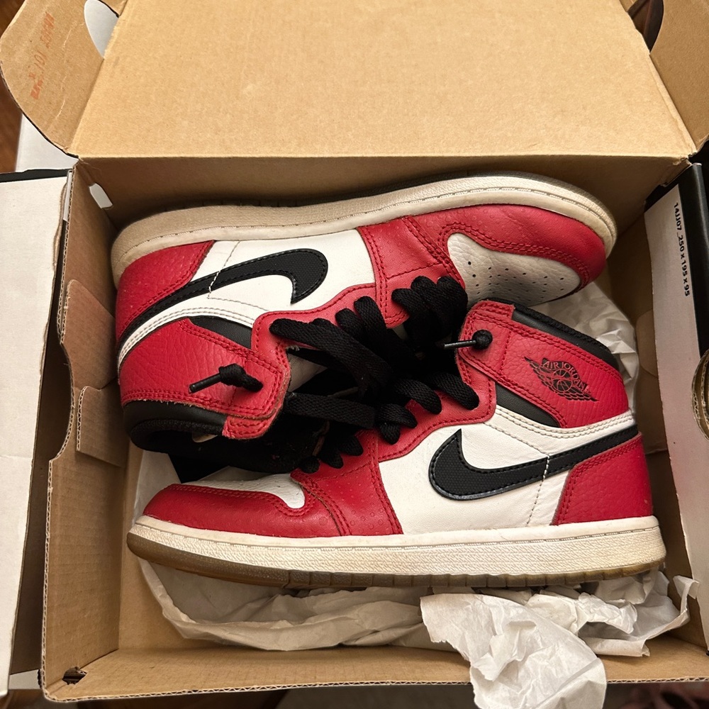 Kids Nike 2Y Jordan 1 Retro High OG in box